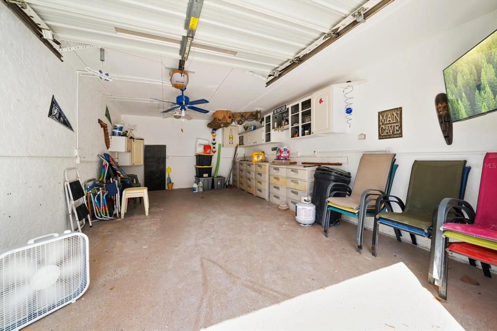 For Sale: $425,000 (1 beds, 1 baths, 875 Square Feet)