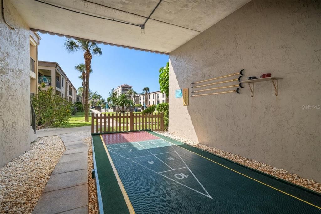 For Sale: $425,000 (1 beds, 1 baths, 875 Square Feet)