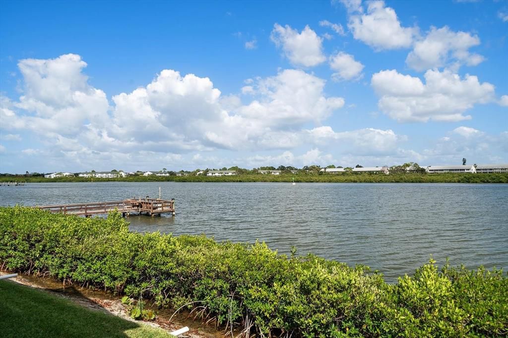 For Sale: $425,000 (1 beds, 1 baths, 875 Square Feet)