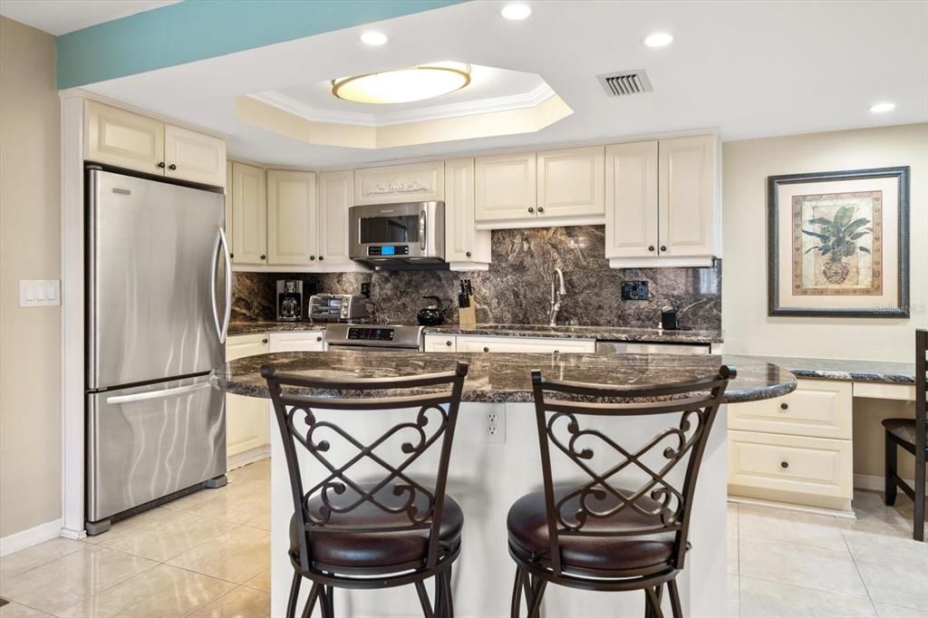 For Sale: $425,000 (1 beds, 1 baths, 875 Square Feet)