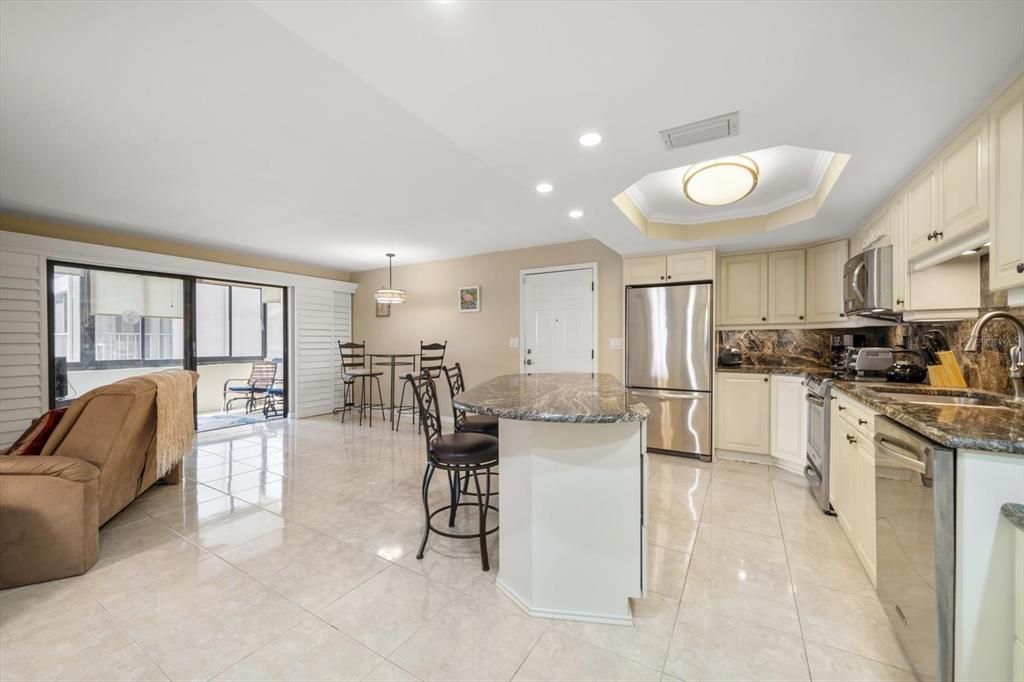 For Sale: $425,000 (1 beds, 1 baths, 875 Square Feet)