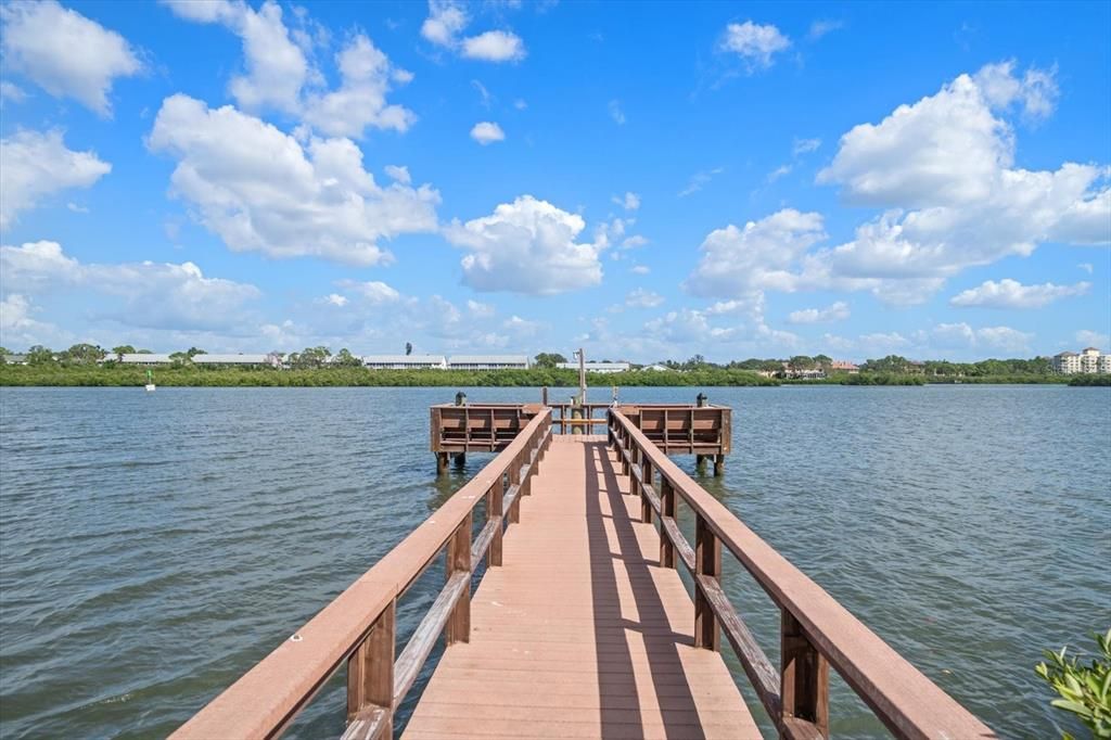 For Sale: $425,000 (1 beds, 1 baths, 875 Square Feet)