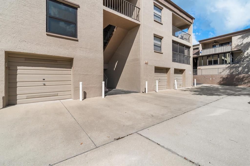 For Sale: $425,000 (1 beds, 1 baths, 875 Square Feet)