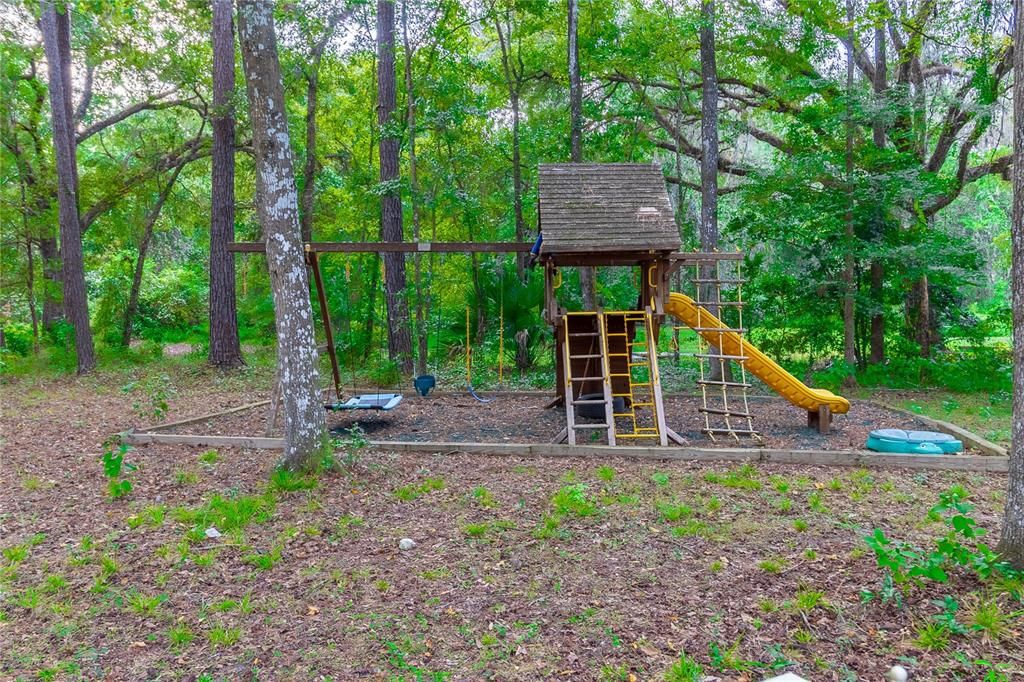 For Rent: $6,500 (4 beds, 3 baths, 3751 Square Feet)