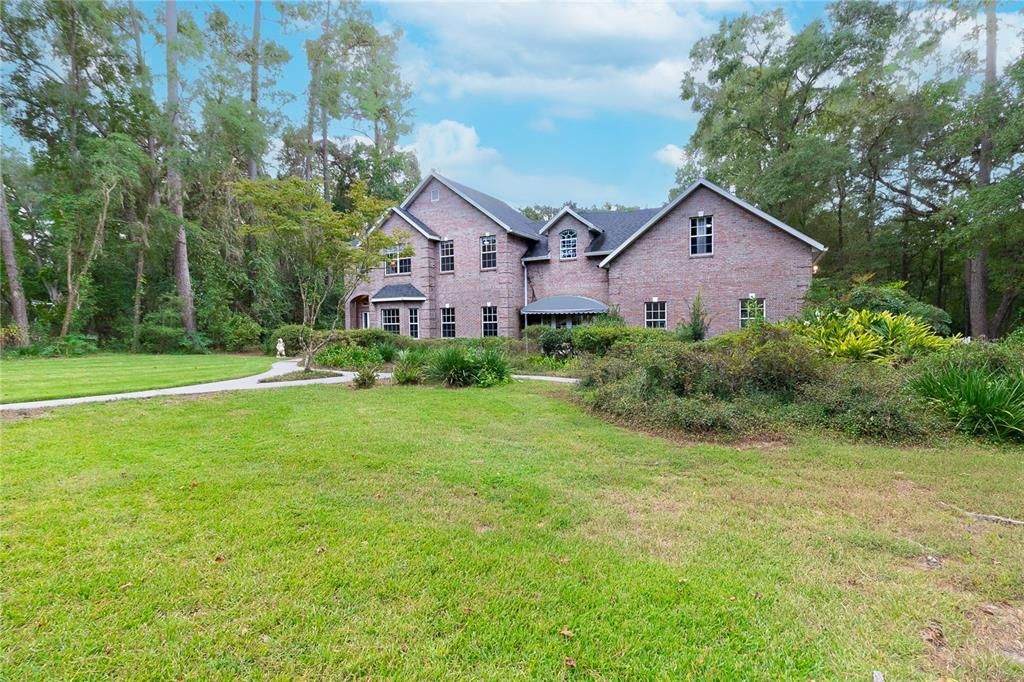 For Rent: $6,500 (4 beds, 3 baths, 3751 Square Feet)