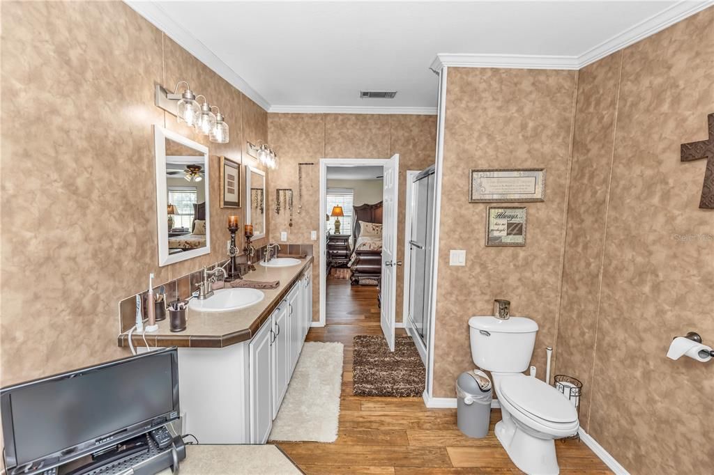 待售: $775,000 (3 贝兹, 2 浴室, 1994 平方英尺)