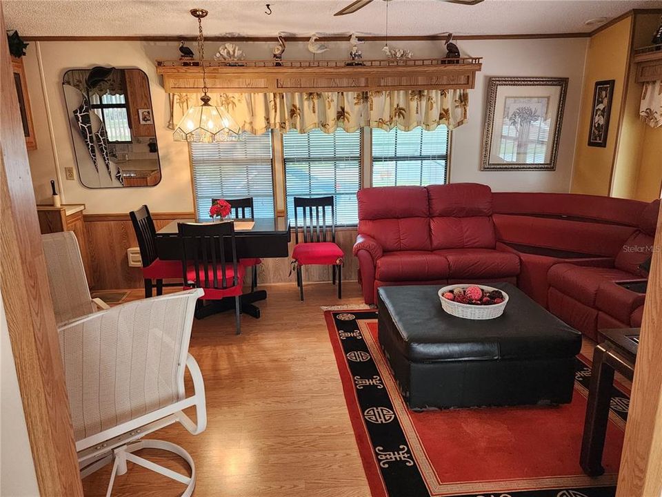 For Sale: $169,000 (1 beds, 1 baths, 800 Square Feet)