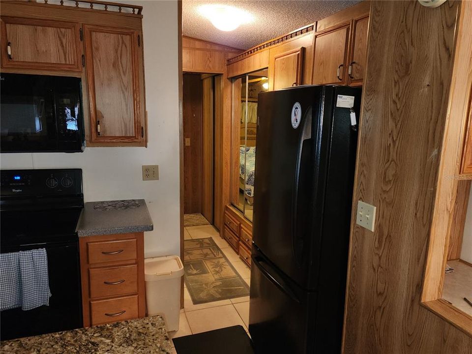 For Sale: $169,000 (1 beds, 1 baths, 800 Square Feet)