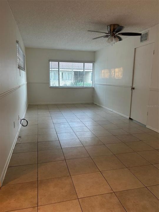 Active With Contract: $1,600 (2 beds, 2 baths, 1191 Square Feet)