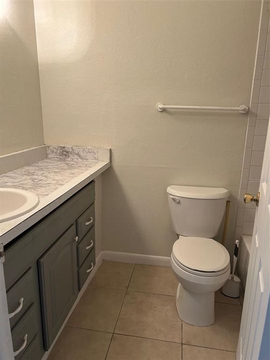 Active With Contract: $1,600 (2 beds, 2 baths, 1191 Square Feet)