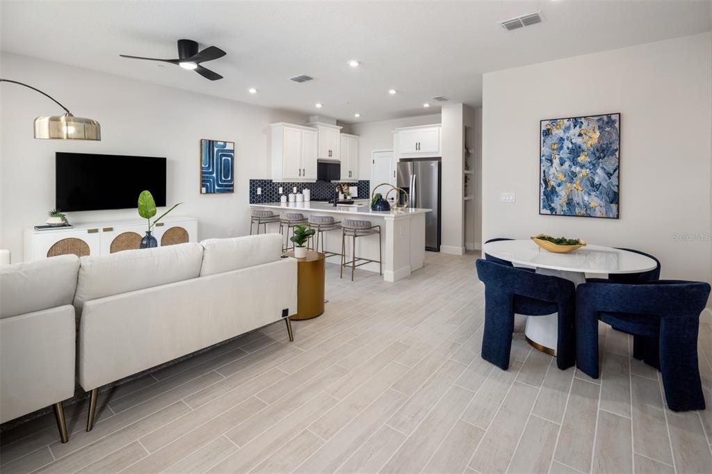 合同活跃: $304,990 (3 贝兹, 2 浴室, 1476 平方英尺)