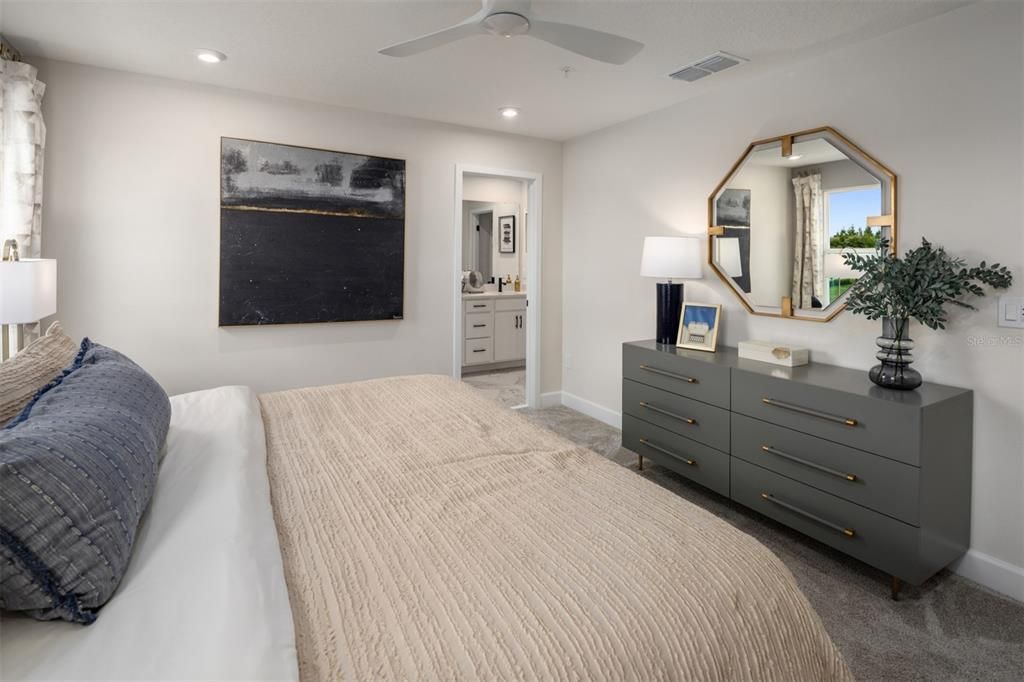 合同活跃: $304,990 (3 贝兹, 2 浴室, 1476 平方英尺)