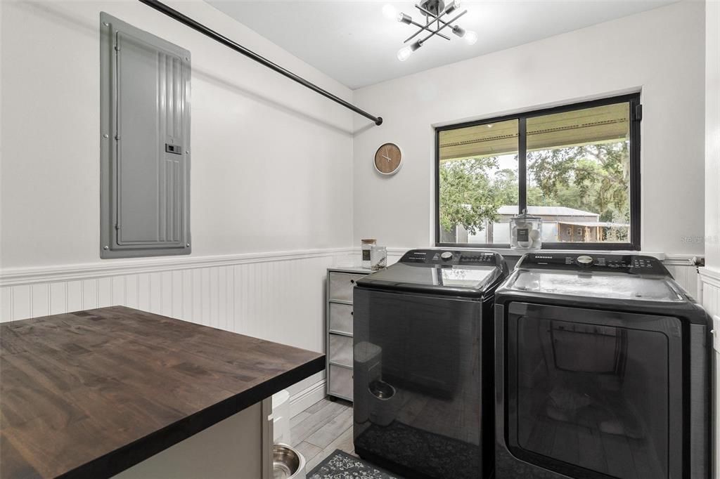 En Venta: $1,300,000 (4 camas, 2 baños, 2616 Pies cuadrados)