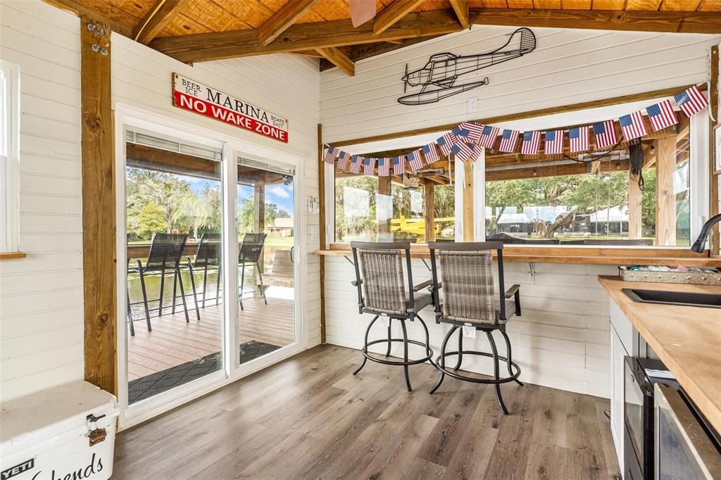 En Venta: $1,300,000 (4 camas, 2 baños, 2616 Pies cuadrados)