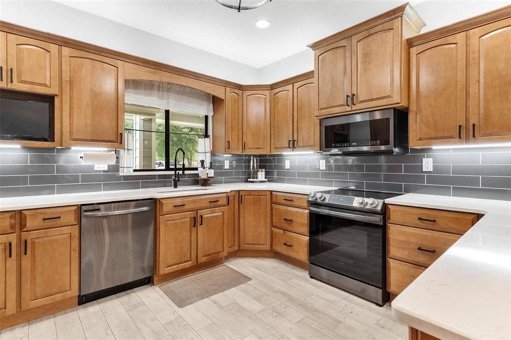 En Venta: $1,300,000 (4 camas, 2 baños, 2616 Pies cuadrados)