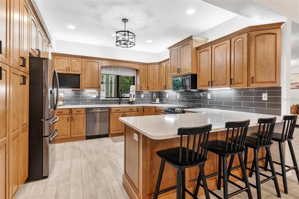 En Venta: $1,300,000 (4 camas, 2 baños, 2616 Pies cuadrados)