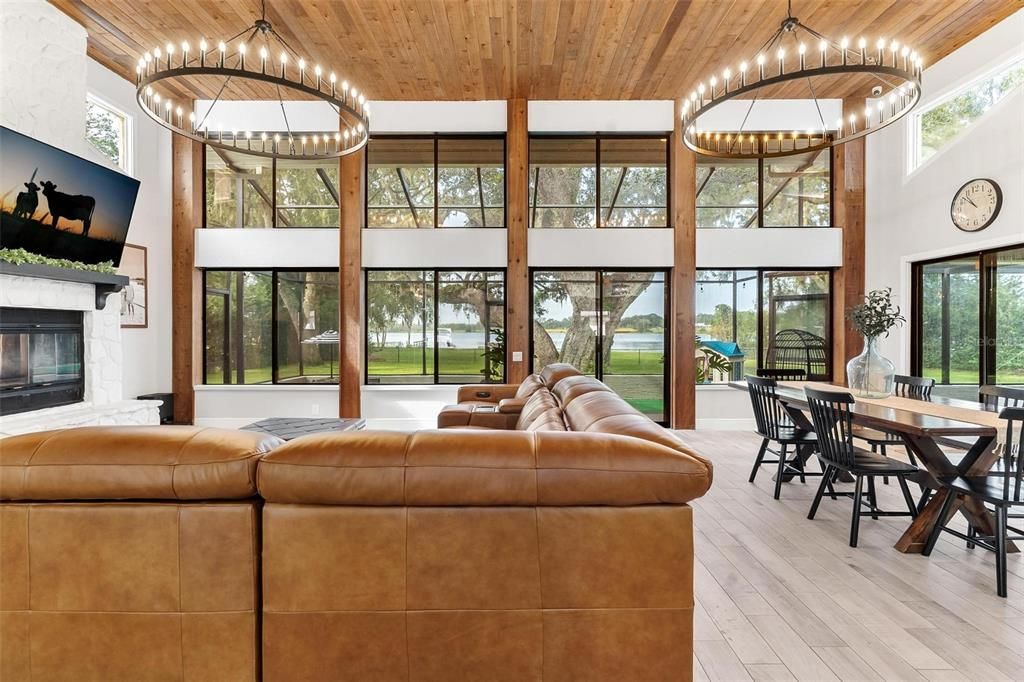 En Venta: $1,300,000 (4 camas, 2 baños, 2616 Pies cuadrados)