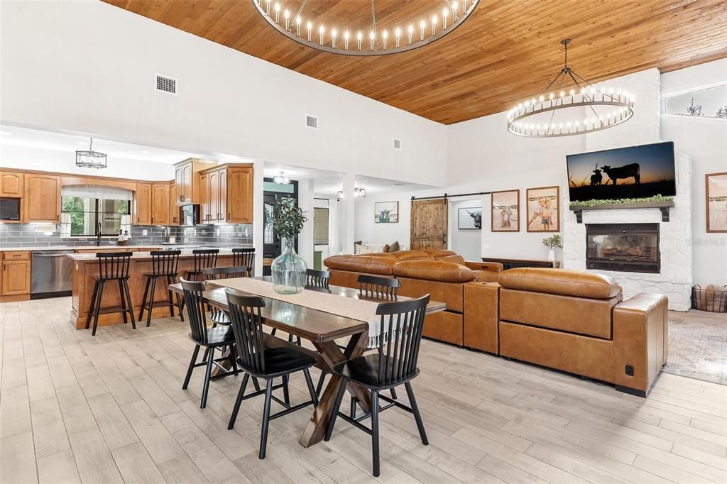 En Venta: $1,300,000 (4 camas, 2 baños, 2616 Pies cuadrados)