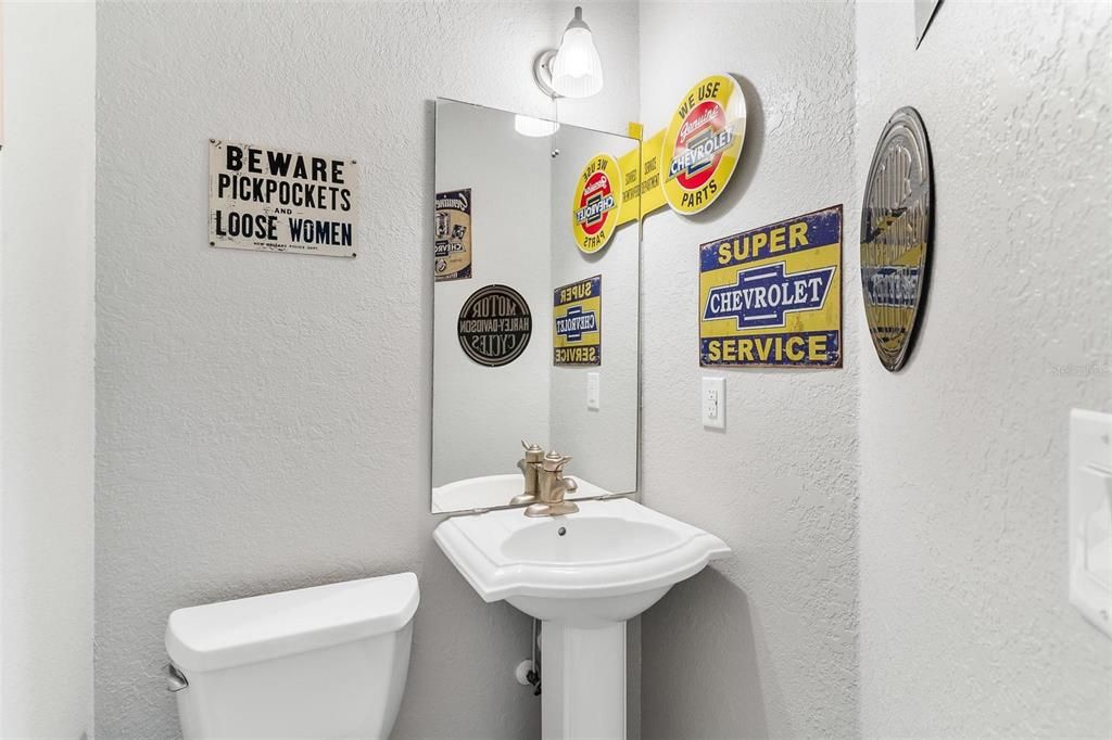 En Venta: $1,300,000 (4 camas, 2 baños, 2616 Pies cuadrados)