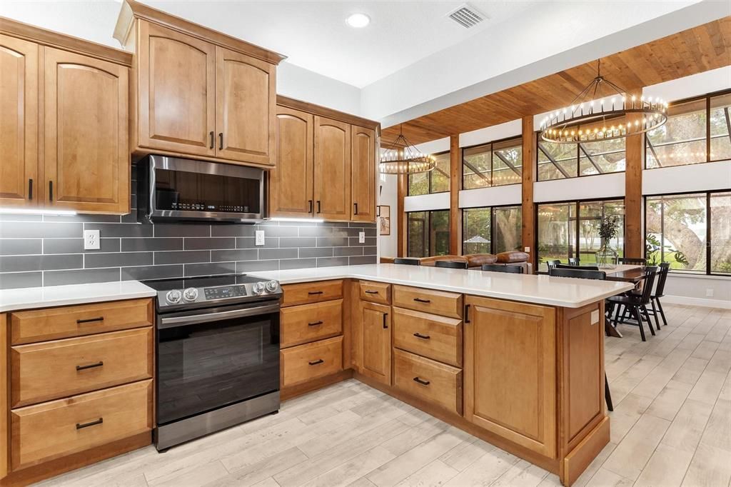 En Venta: $1,300,000 (4 camas, 2 baños, 2616 Pies cuadrados)