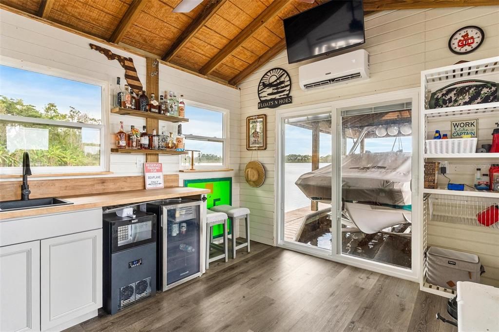 En Venta: $1,300,000 (4 camas, 2 baños, 2616 Pies cuadrados)