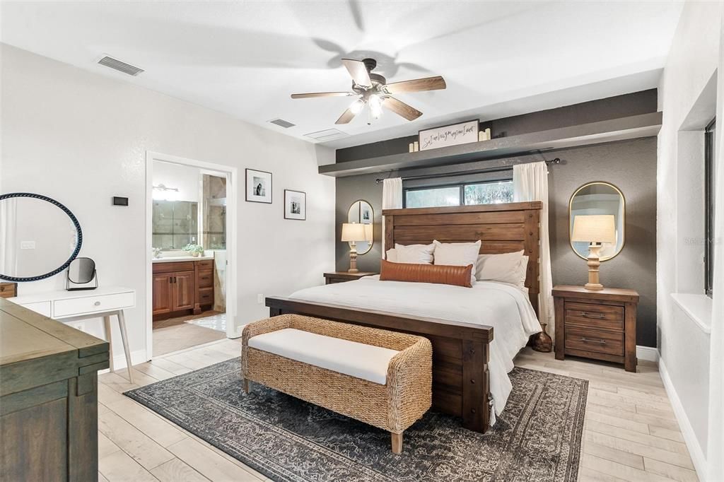 En Venta: $1,300,000 (4 camas, 2 baños, 2616 Pies cuadrados)