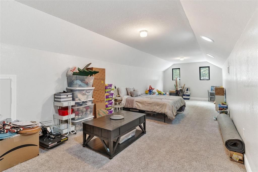 En Venta: $1,300,000 (4 camas, 2 baños, 2616 Pies cuadrados)