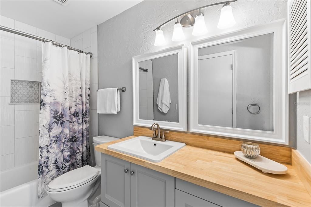 For Sale: $644,900 (5 beds, 3 baths, 3294 Square Feet)