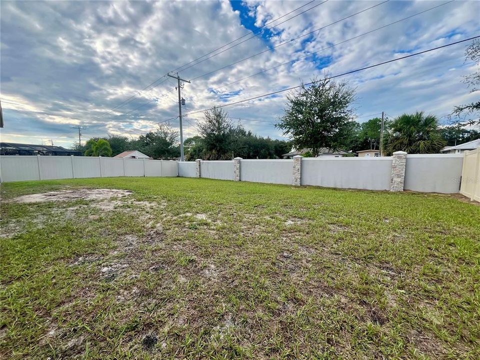 出租: $1,950 (4 贝兹, 2 浴室, 1851 平方英尺)