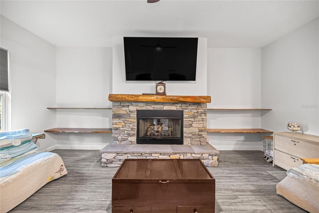 En Venta: $699,000 (4 camas, 3 baños, 3390 Pies cuadrados)