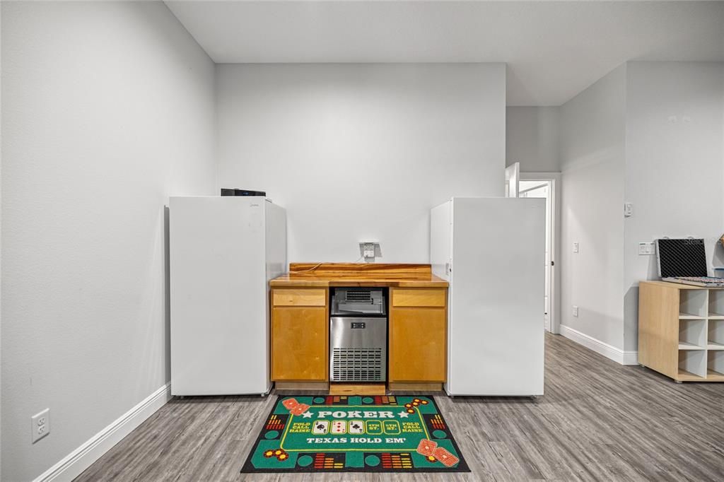 En Venta: $699,000 (4 camas, 3 baños, 3390 Pies cuadrados)