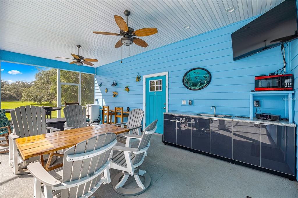 En Venta: $699,000 (4 camas, 3 baños, 3390 Pies cuadrados)