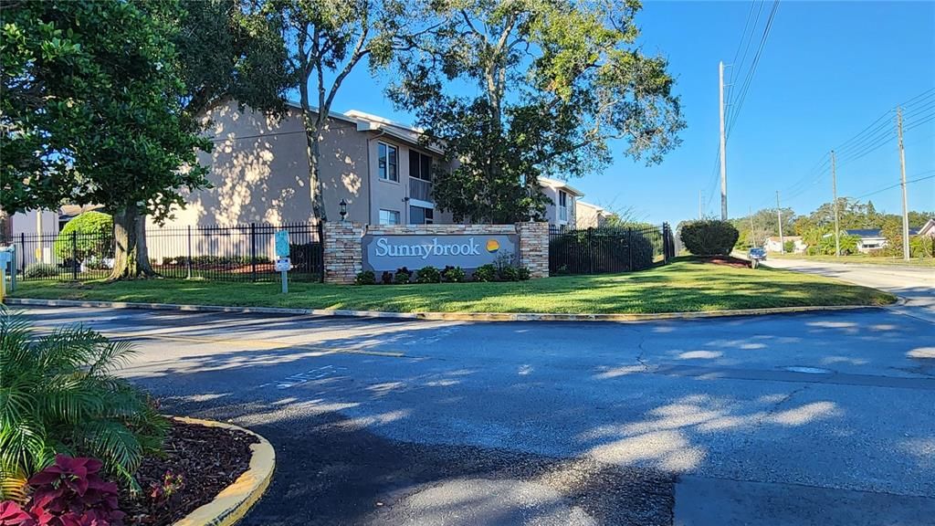 Active With Contract: $125,000 (2 beds, 1 baths, 835 Square Feet)