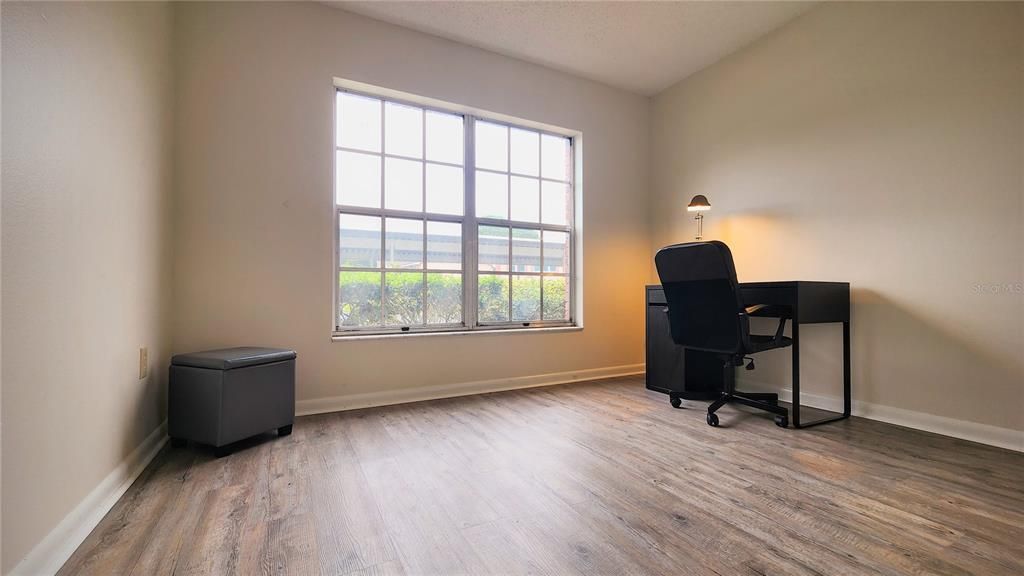 Active With Contract: $125,000 (2 beds, 1 baths, 835 Square Feet)