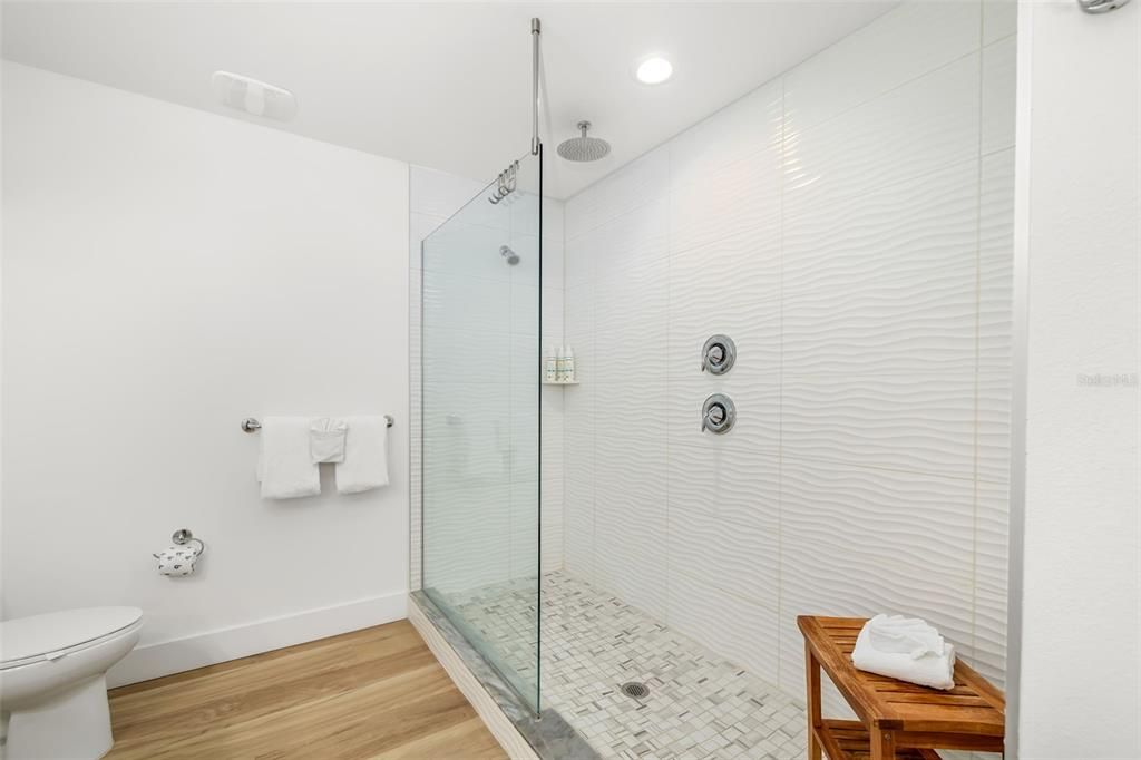 For Sale: $750,000 (3 beds, 3 baths, 1440 Square Feet)