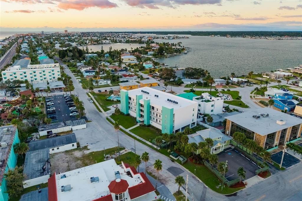 For Sale: $750,000 (3 beds, 3 baths, 1440 Square Feet)