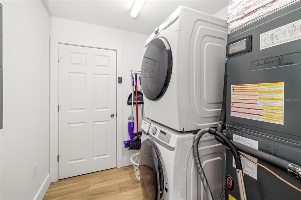 For Sale: $750,000 (3 beds, 3 baths, 1440 Square Feet)