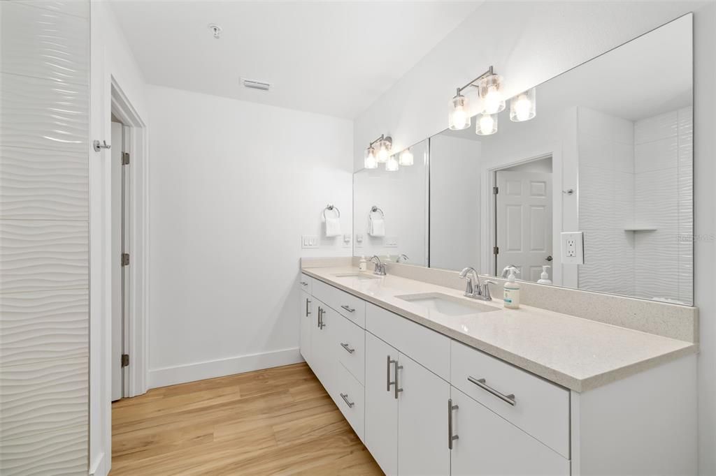 For Sale: $750,000 (3 beds, 3 baths, 1440 Square Feet)