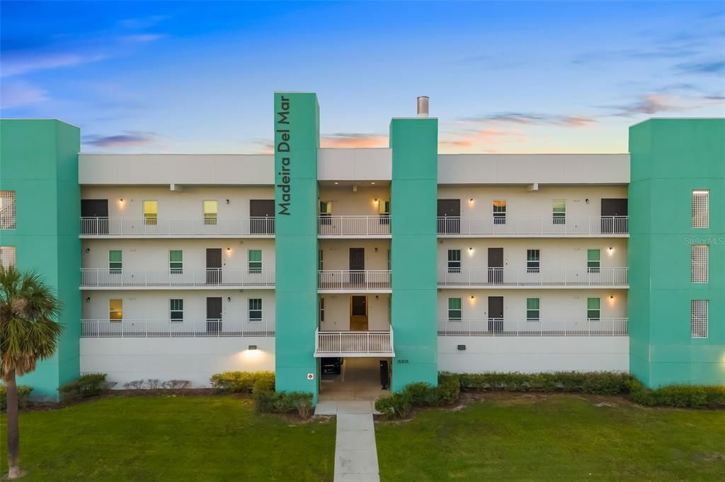 For Sale: $750,000 (3 beds, 3 baths, 1440 Square Feet)