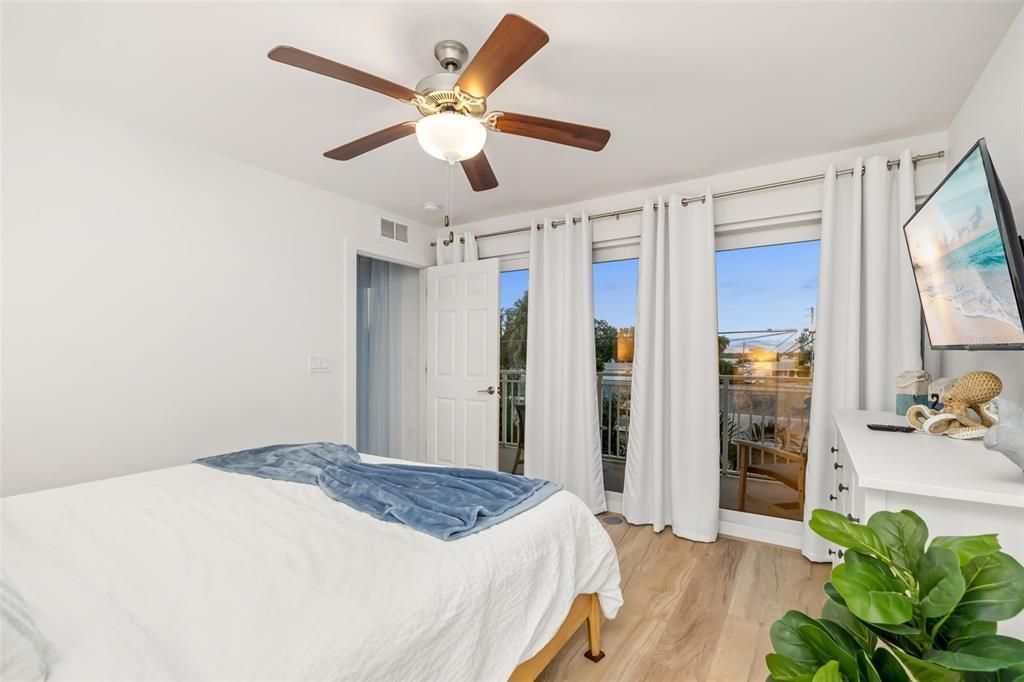 For Sale: $750,000 (3 beds, 3 baths, 1440 Square Feet)