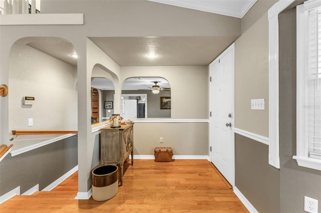 En Venta: $639,000 (3 camas, 2 baños, 2439 Pies cuadrados)