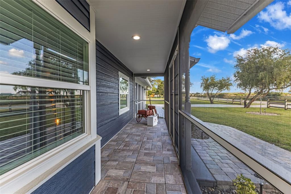 En Venta: $639,000 (3 camas, 2 baños, 2439 Pies cuadrados)