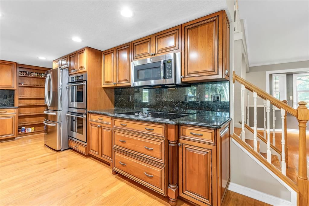 En Venta: $639,000 (3 camas, 2 baños, 2439 Pies cuadrados)