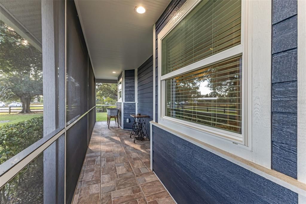 En Venta: $639,000 (3 camas, 2 baños, 2439 Pies cuadrados)