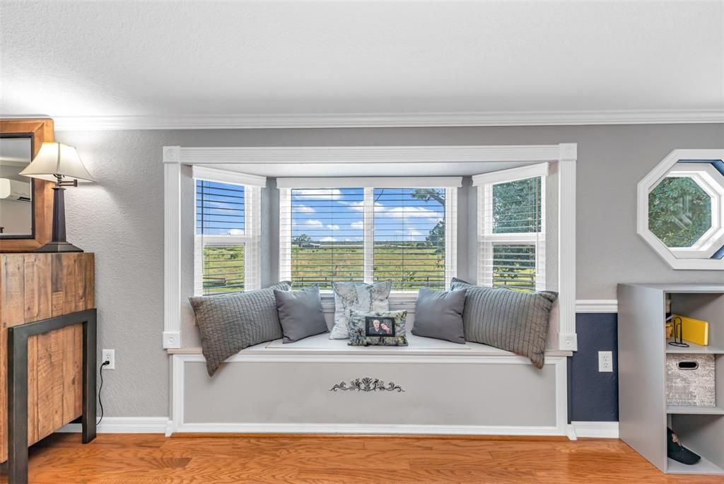 En Venta: $639,000 (3 camas, 2 baños, 2439 Pies cuadrados)