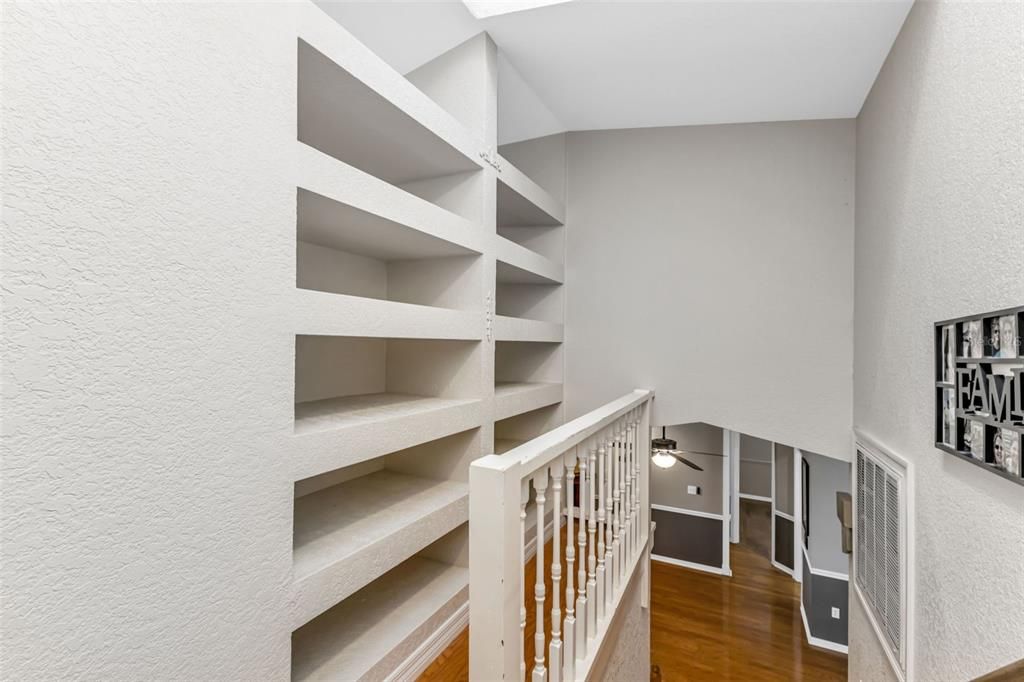 En Venta: $639,000 (3 camas, 2 baños, 2439 Pies cuadrados)