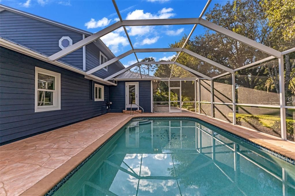 En Venta: $639,000 (3 camas, 2 baños, 2439 Pies cuadrados)