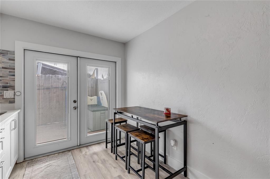 待售: $895,000 (8 贝兹, 0 浴室, 1512 平方英尺)