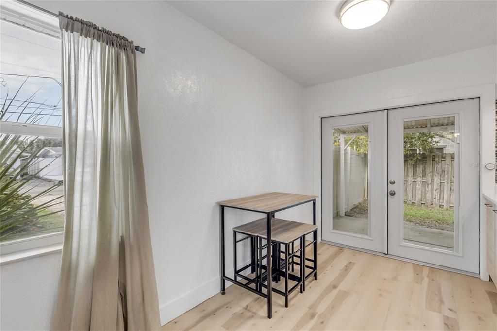 待售: $895,000 (8 贝兹, 0 浴室, 1512 平方英尺)