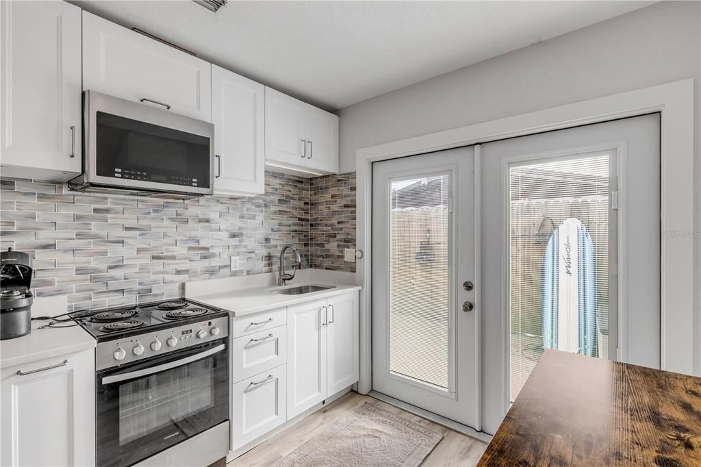 待售: $895,000 (8 贝兹, 0 浴室, 1512 平方英尺)